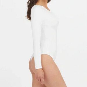 NWT SPANX Size L White Long Sleeve Scoop Neck Bodysuit